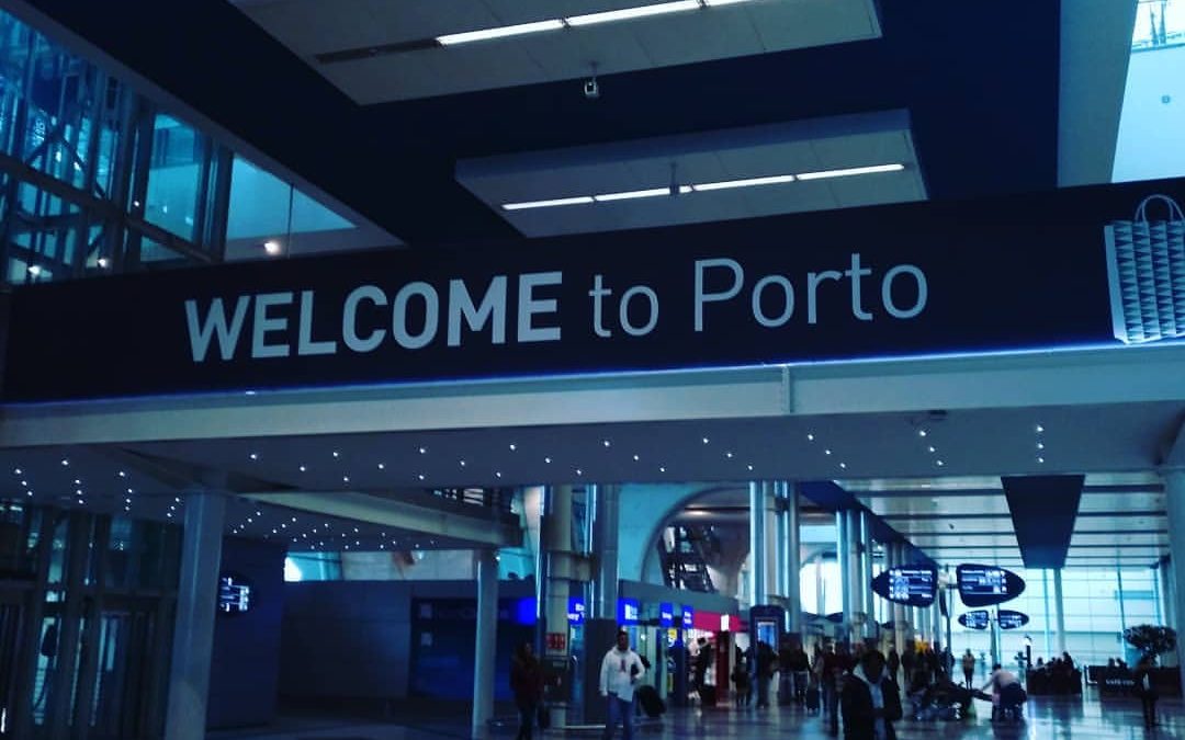 Taxi from Santiago to Oporto: Price and transfers in 5, 7 y & 8-seat VTC